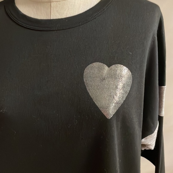Jet by John Eshaya black heart relaxed fit pullover soft and cozy top sz SP - Picture 3 of 12